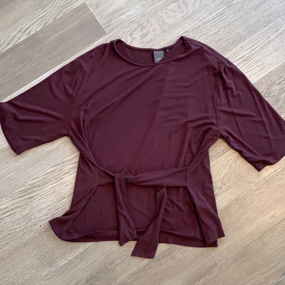 Burgundy T-shirt - Picture 1 of 3